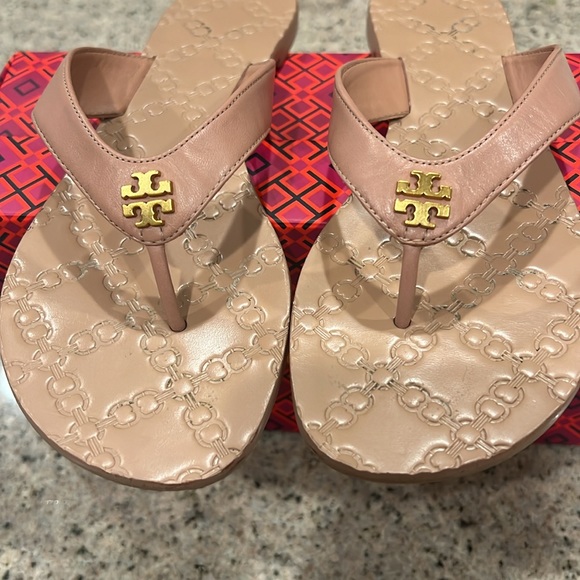 Tory Burch Monroe Thong Sandal - Picture 6 of 7